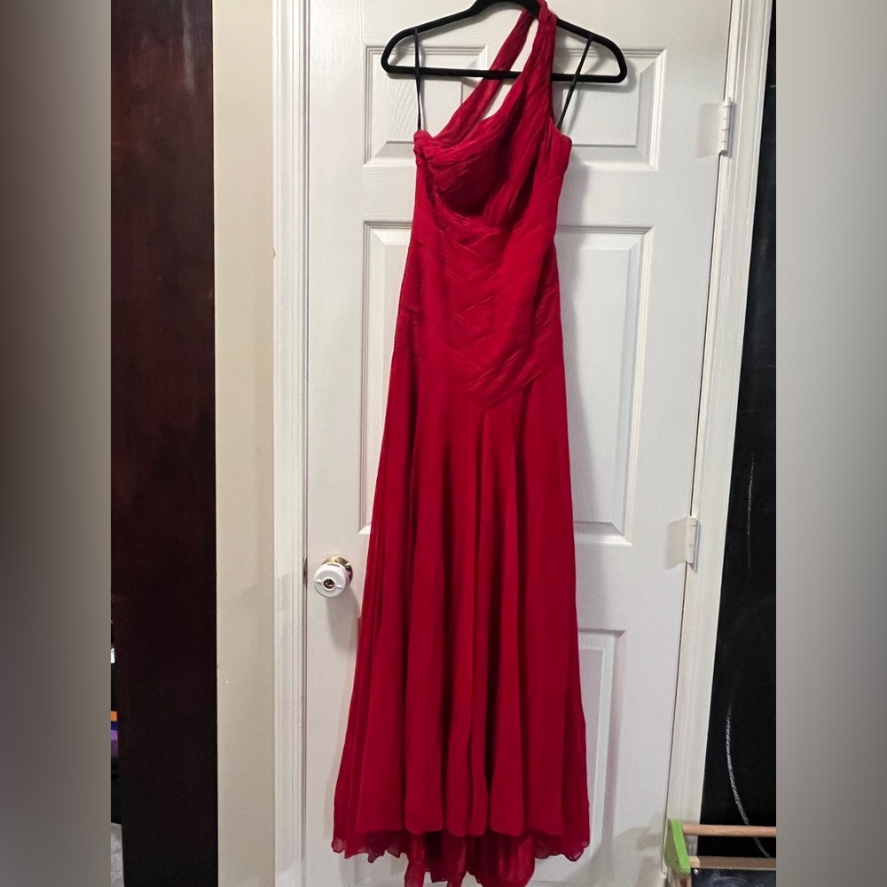 Elegant Red One-Shoulder Gown